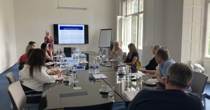 We had classes last weekend. Check out the photos!